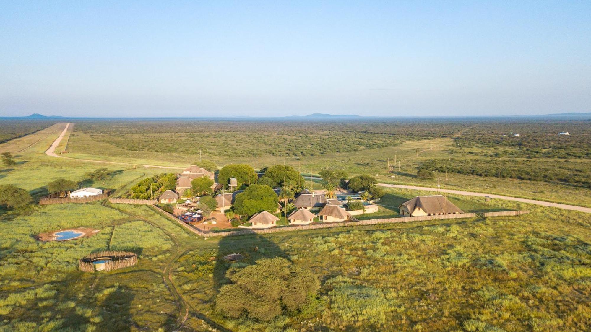 Frans Indongo Lodge Otjiwarongo Exterior foto